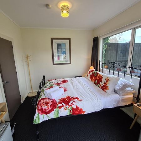 Central Masterton Sleepout מראה חיצוני תמונה
